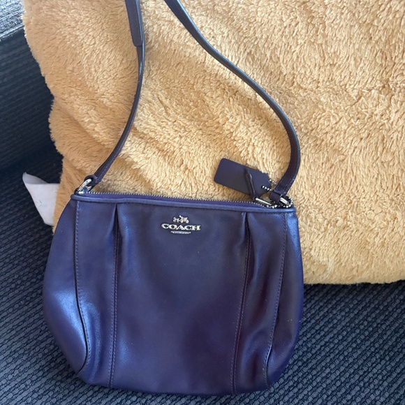 Purse - Picture 1 of 1